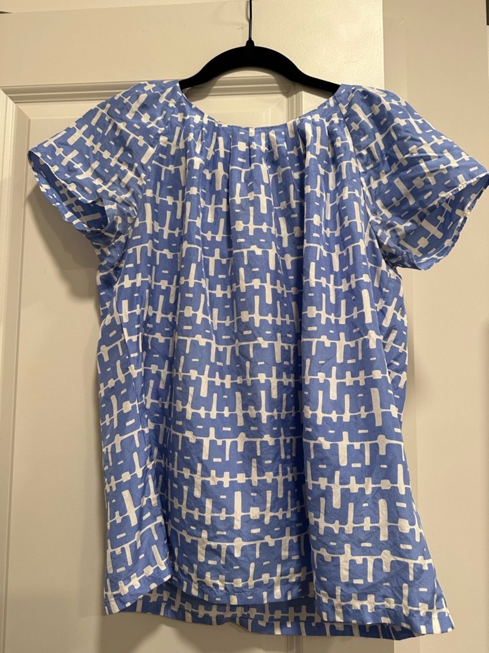 Banana Republic 100% Silk Blue Print Blouse Size S